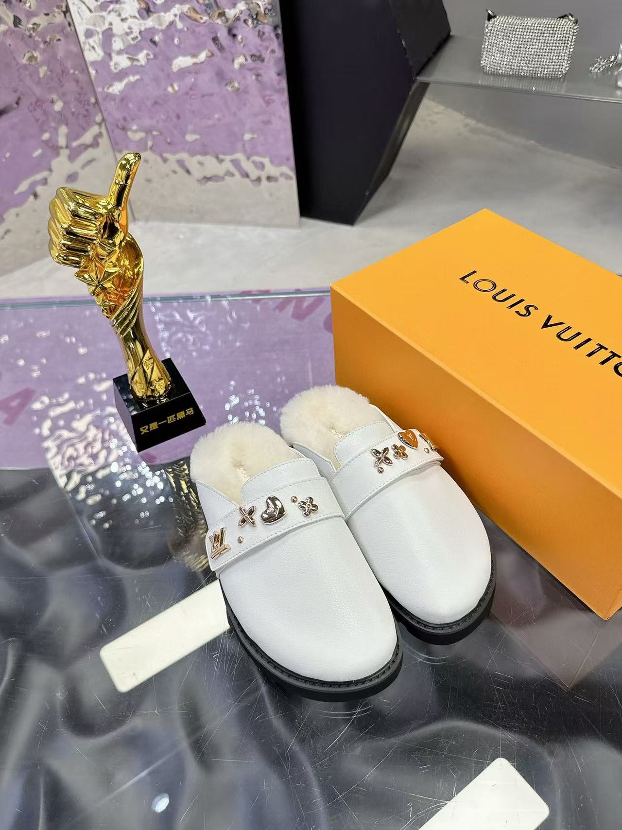 LV高品質ウールのスリッパ【50％割引+送料無料】