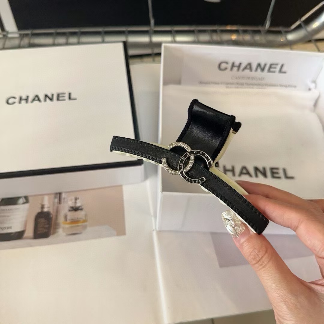 CHANE1 ダブルCロゴ ヘアクリップ【50％割引+送料無料】