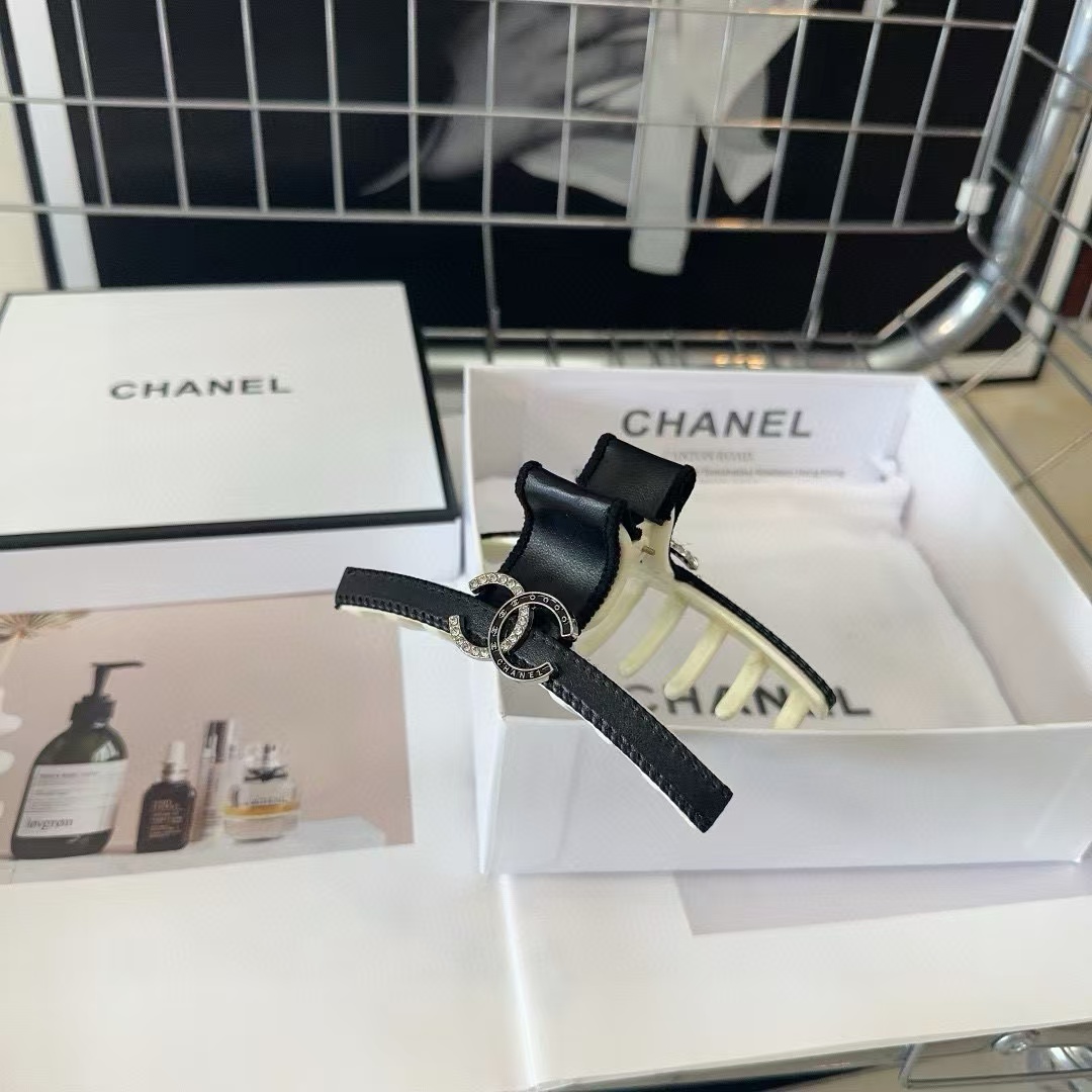 CHANE1 ダブルCロゴ ヘアクリップ【50％割引+送料無料】