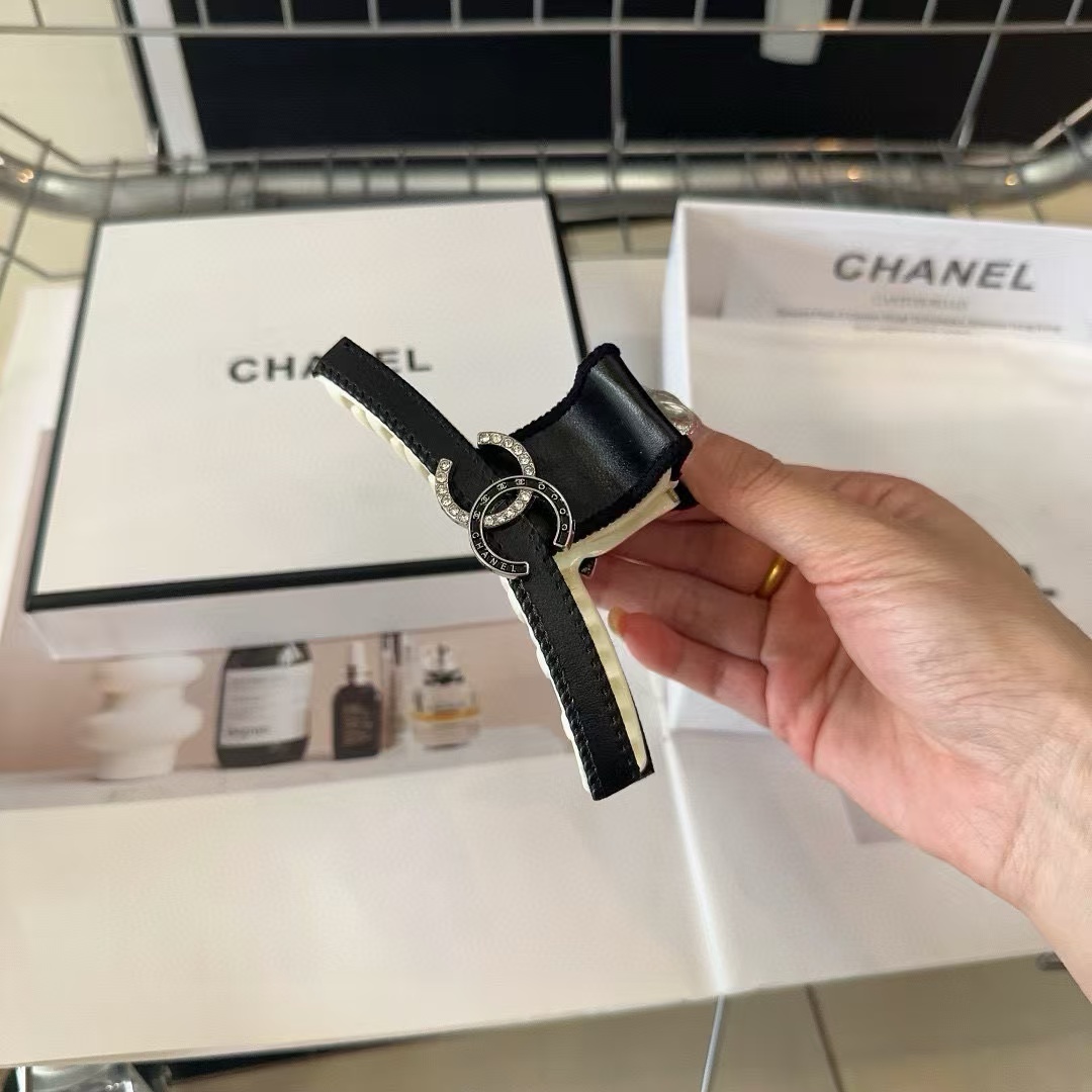 CHANE1 ダブルCロゴ ヘアクリップ【50％割引+送料無料】