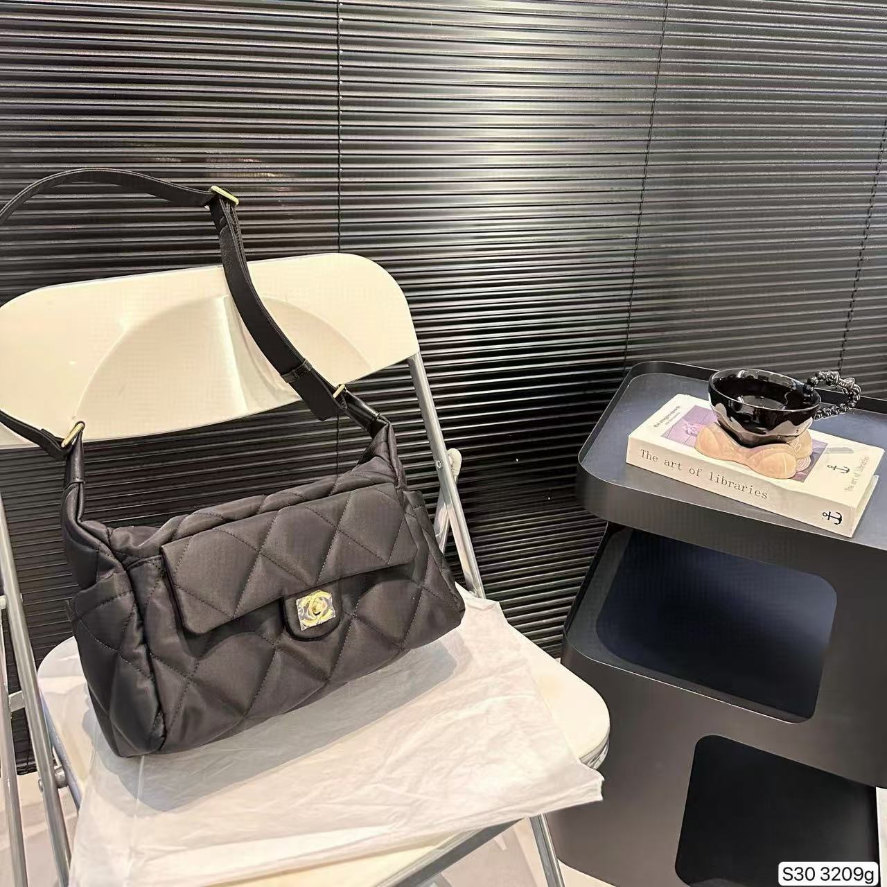 CHANE1 ナイロン ショルダー クロスボディバッグ【50％割引+送料無料】