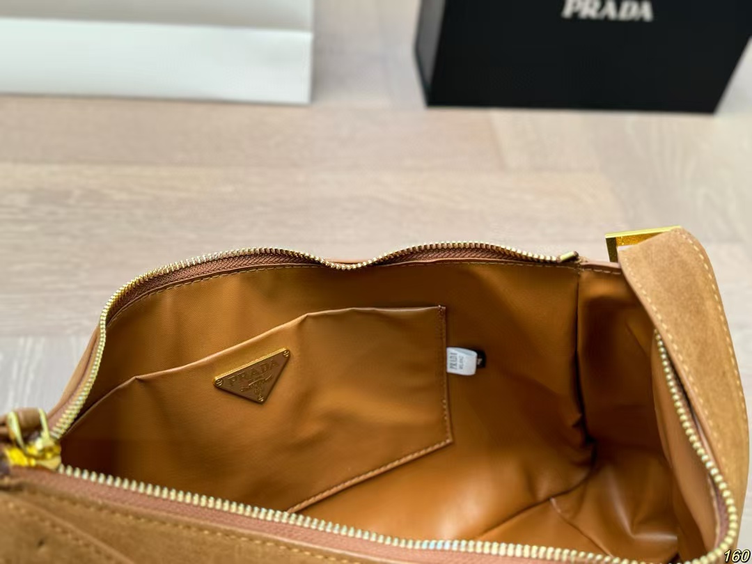 PR4DA 鹿革脇下バッグ【50％割引+送料無料】