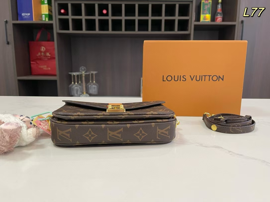 LV老眼チェーンハンドバッグ【50％割引+送料無料】