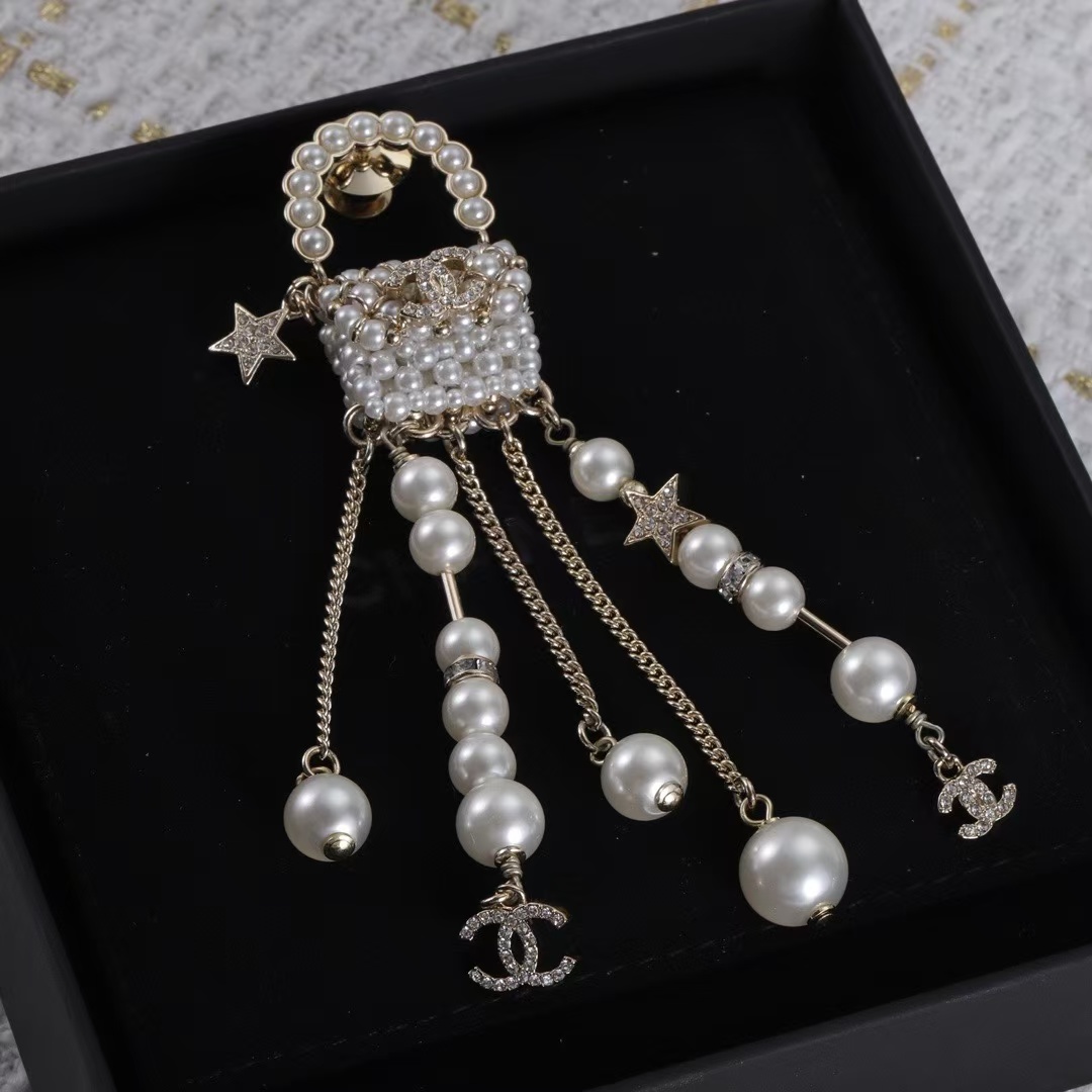 CHANE1 パールタッセルブローチ【50％割引+送料無料】