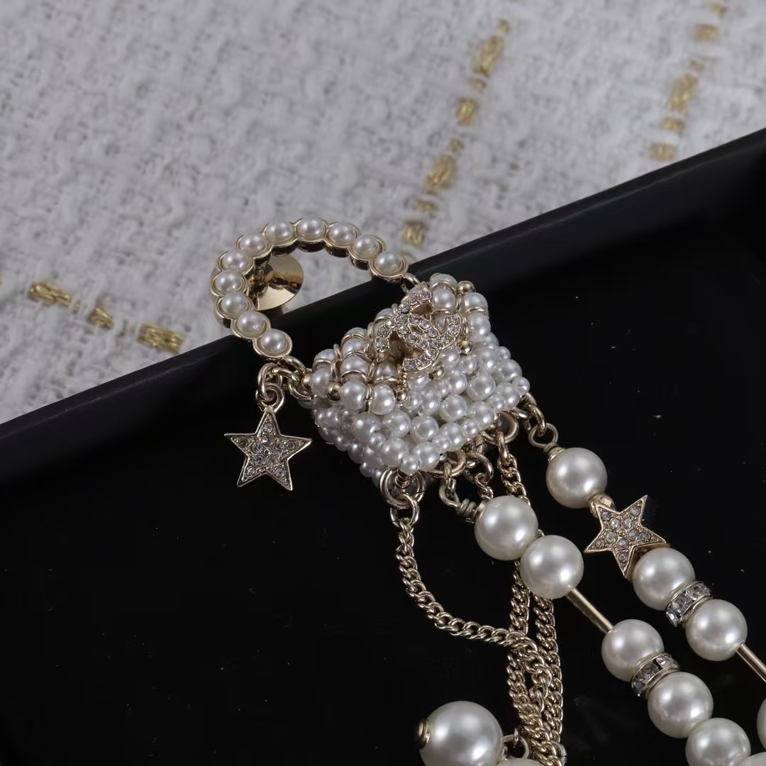 CHANE1 パールタッセルブローチ【50％割引+送料無料】