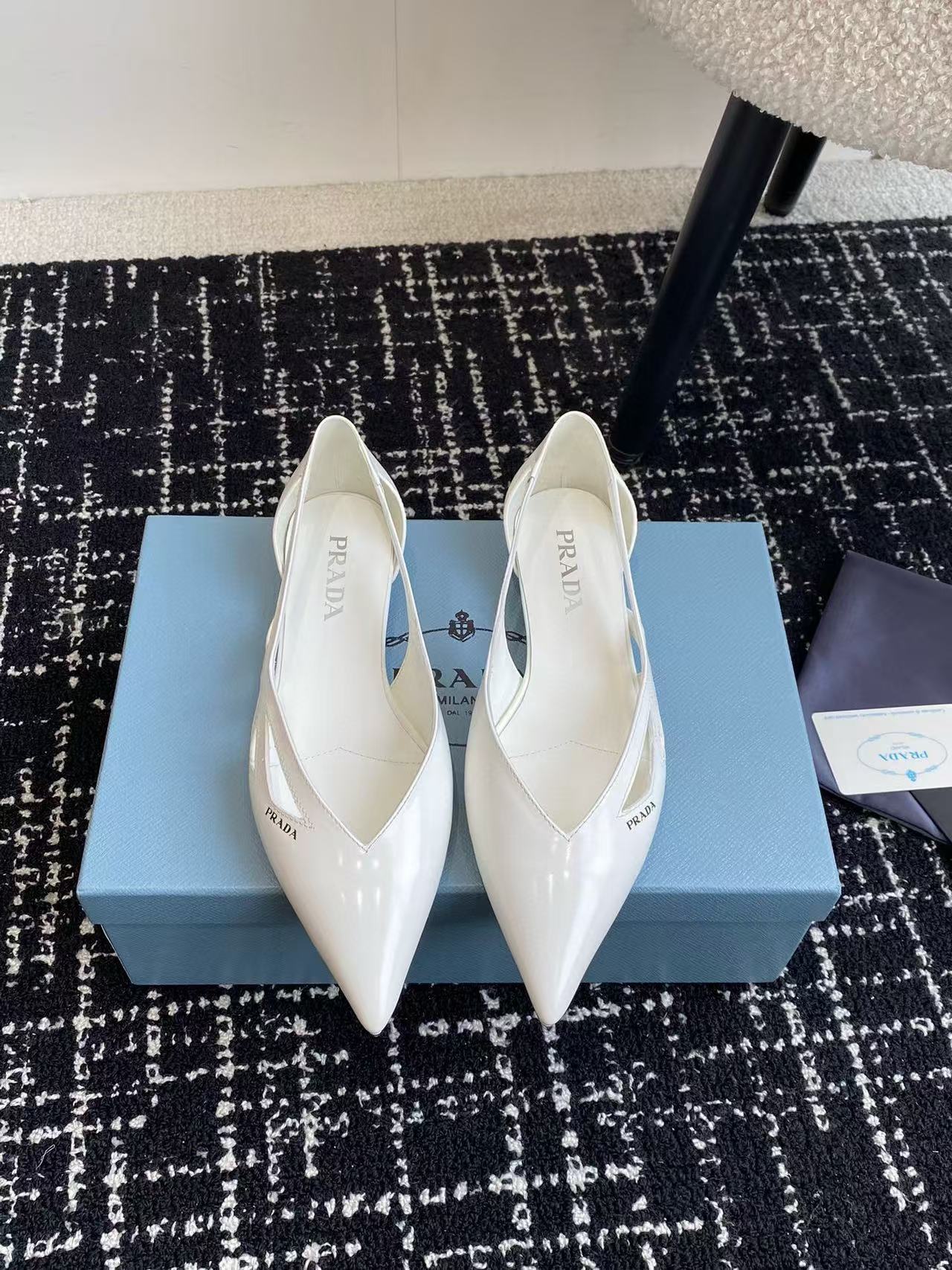 PR4DA 高品質ポインテッドトゥフラット【50％割引+送料無料】