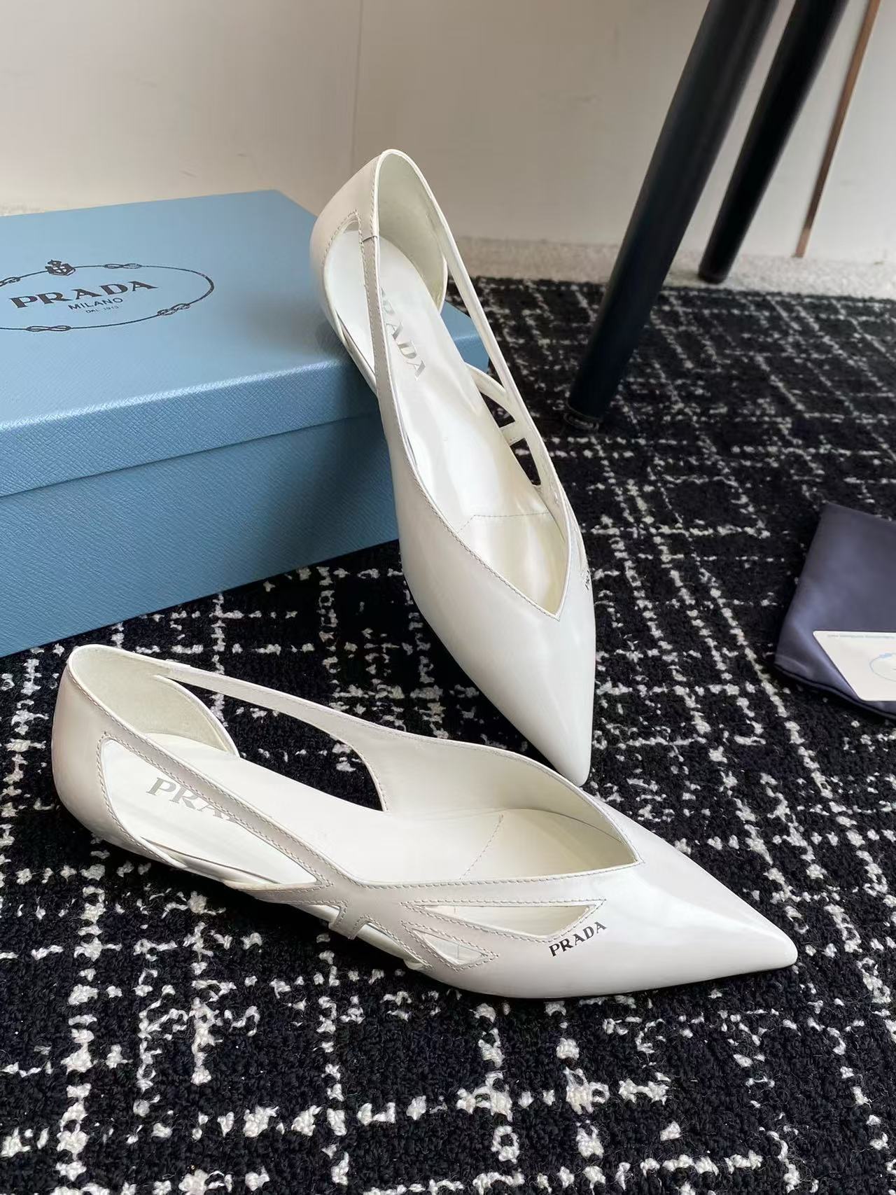 PR4DA 高品質ポインテッドトゥフラット【50％割引+送料無料】