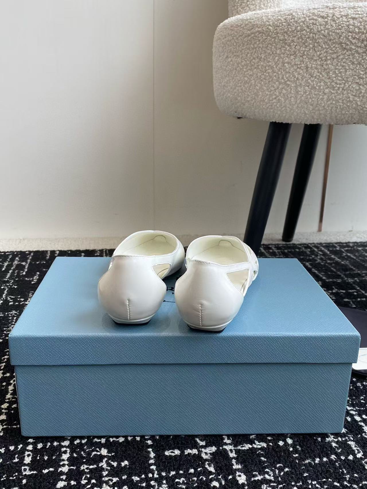 PR4DA 高品質ポインテッドトゥフラット【50％割引+送料無料】