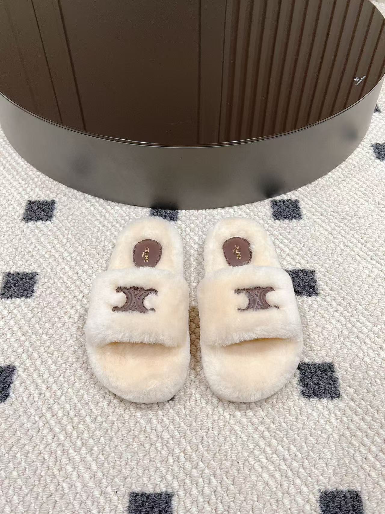 CEL1NE 高品質凱旋門ぬいぐるみスリッパ【50％割引+送料無料】