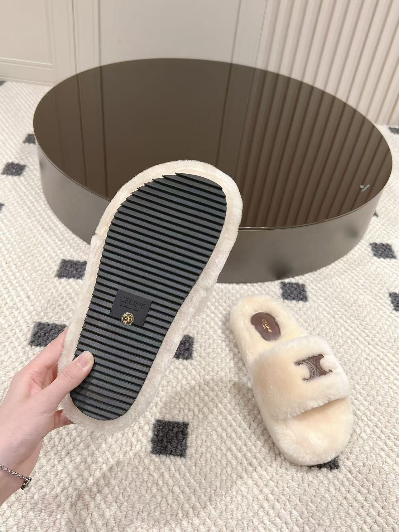 CEL1NE 高品質凱旋門ぬいぐるみスリッパ【50％割引+送料無料】