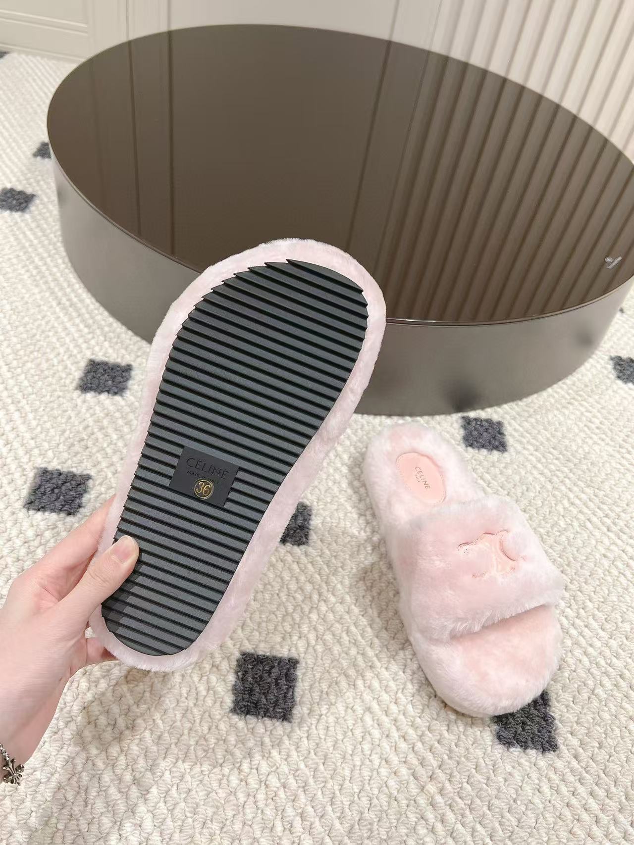 CEL1NE 高品質凱旋門ぬいぐるみスリッパ【50％割引+送料無料】