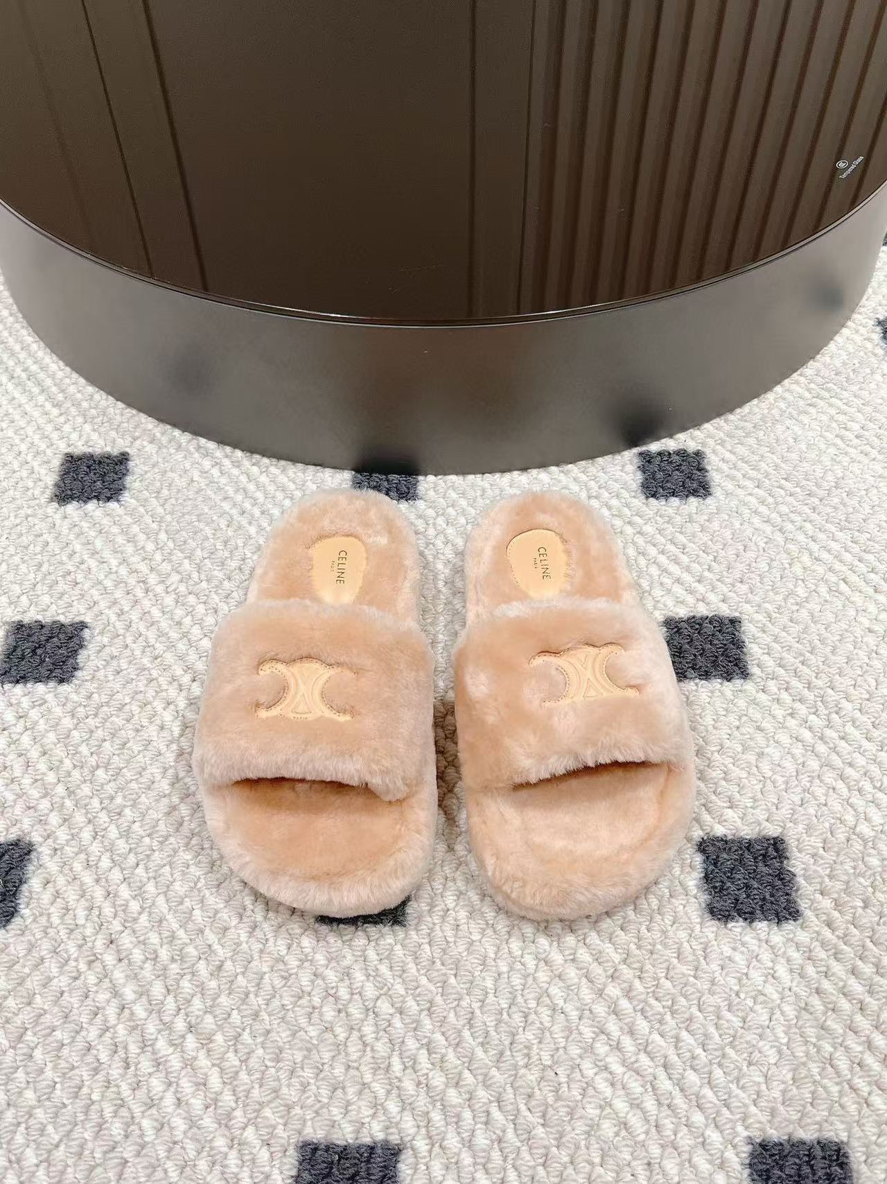 CEL1NE 高品質凱旋門ぬいぐるみスリッパ【50％割引+送料無料】