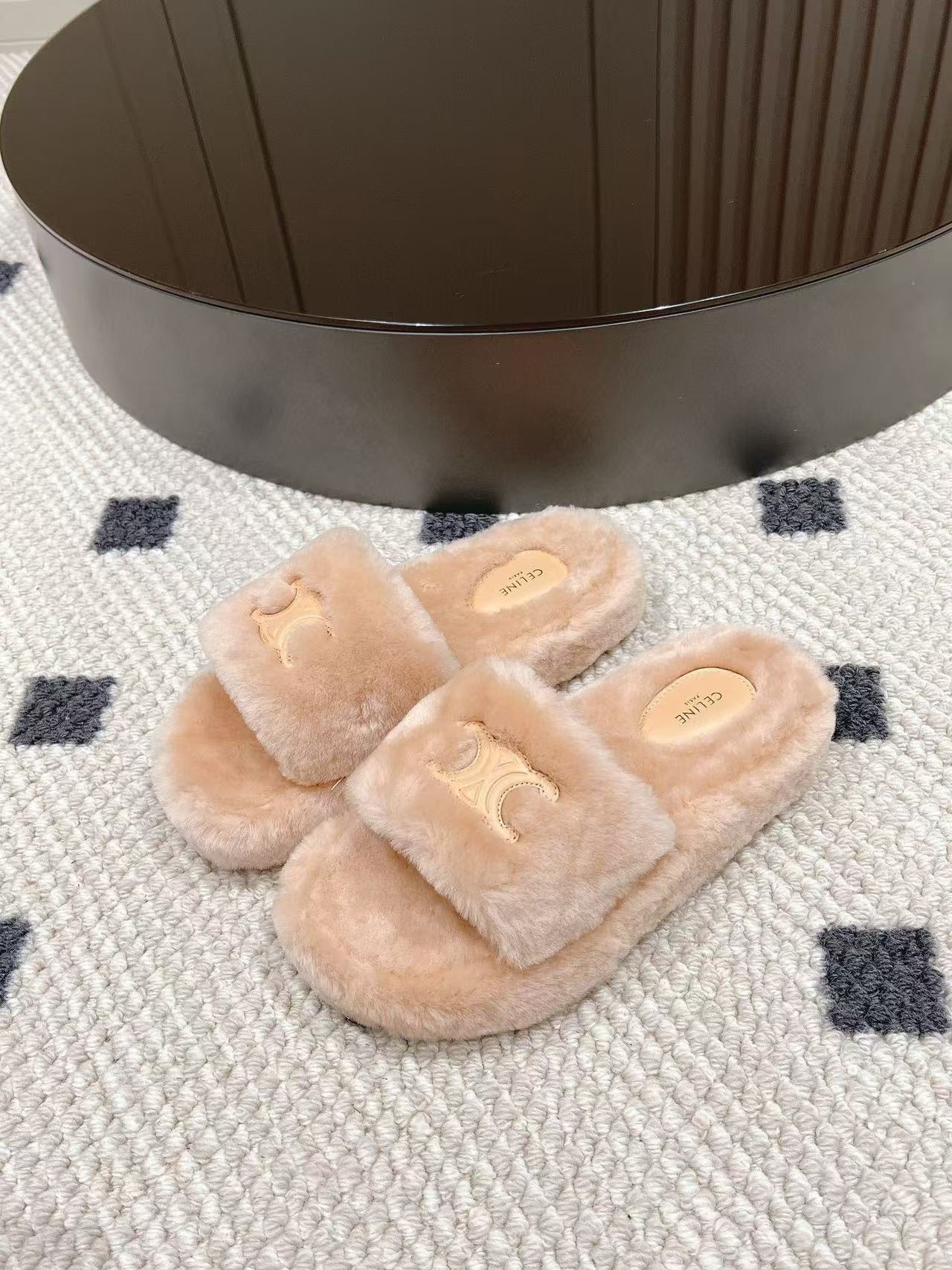 CEL1NE 高品質凱旋門ぬいぐるみスリッパ【50％割引+送料無料】