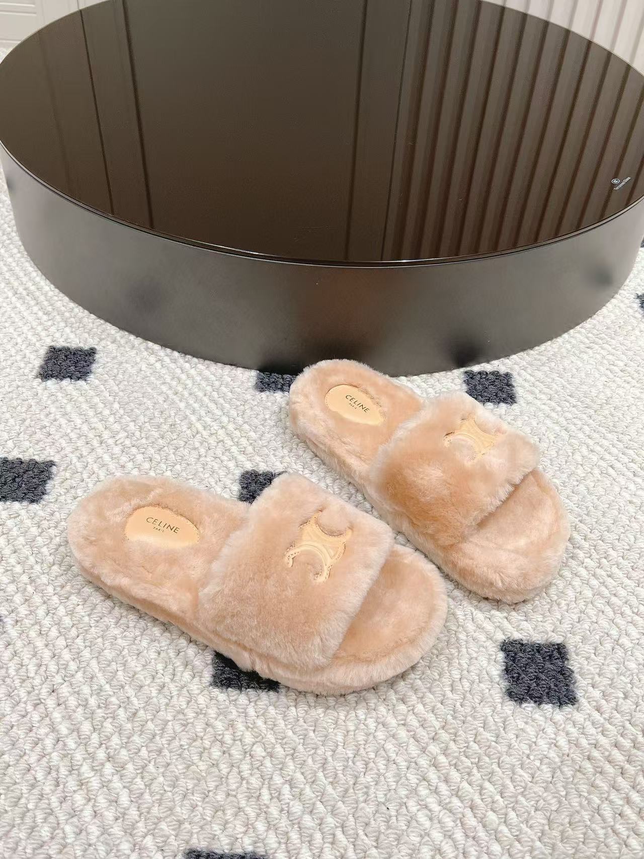 CEL1NE 高品質凱旋門ぬいぐるみスリッパ【50％割引+送料無料】