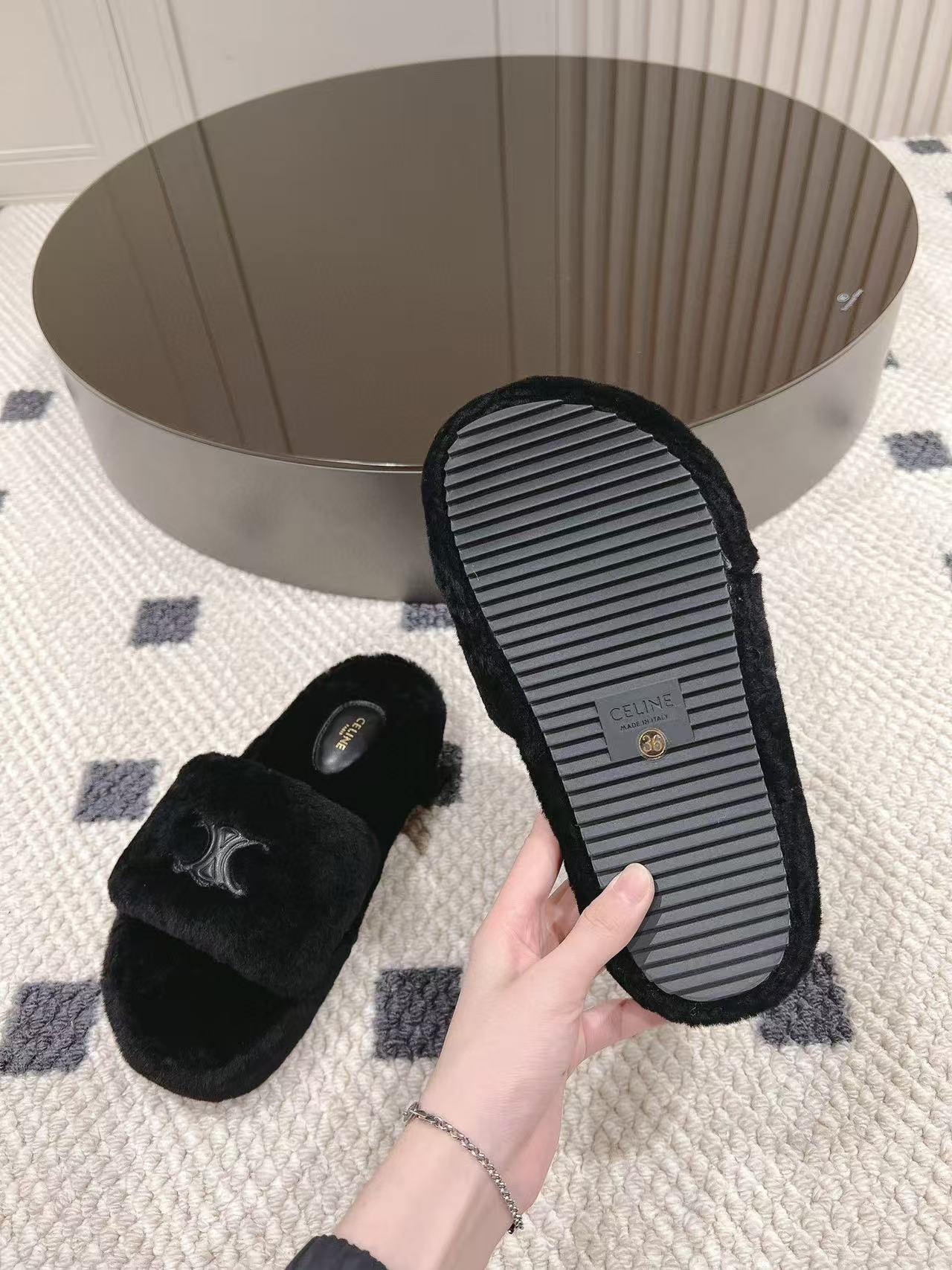 CEL1NE 高品質凱旋門ぬいぐるみスリッパ【50％割引+送料無料】