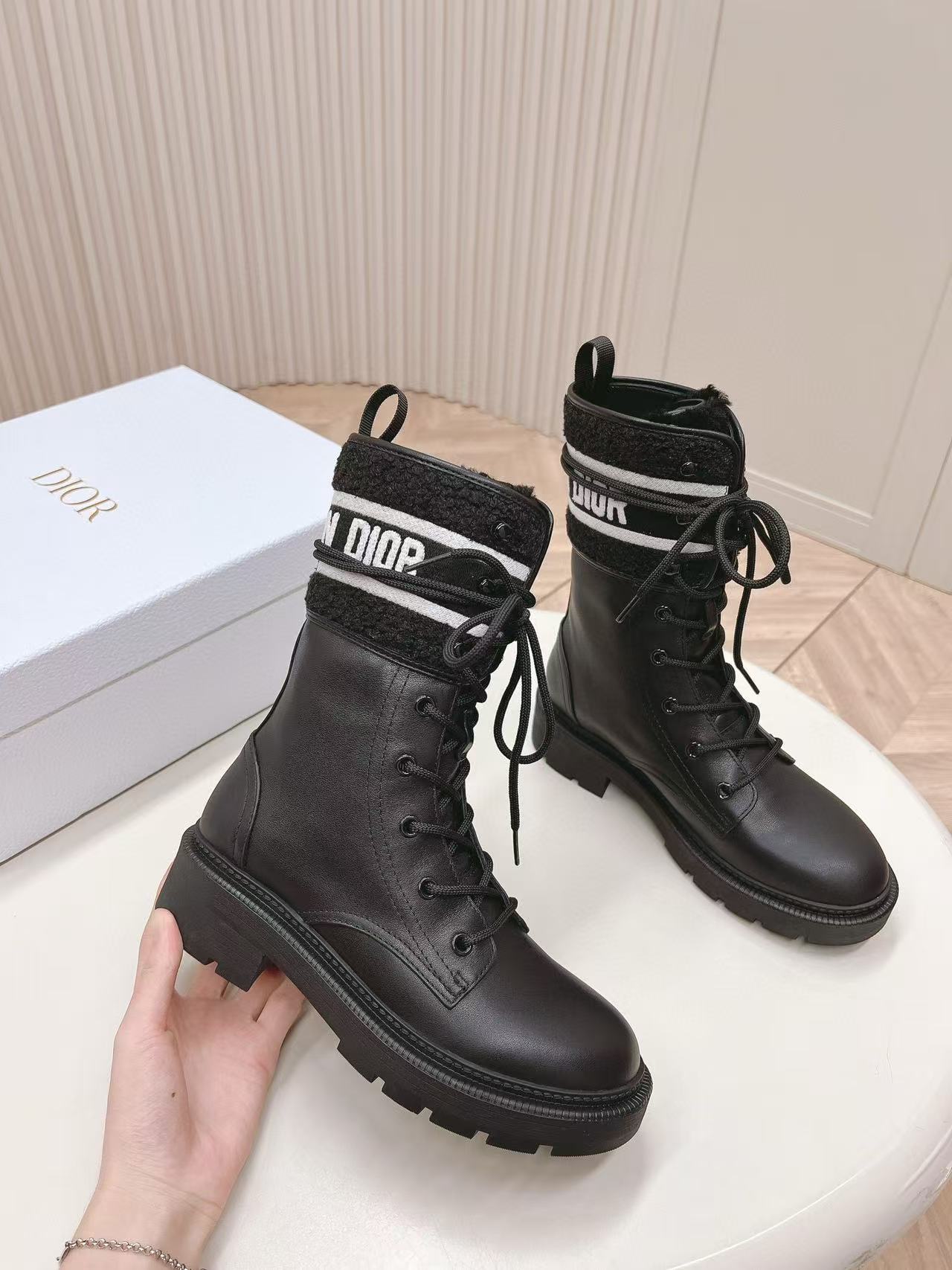 DI0R 高品質ウール レースアップ マーティンブーツ【50％割引+送料無料】