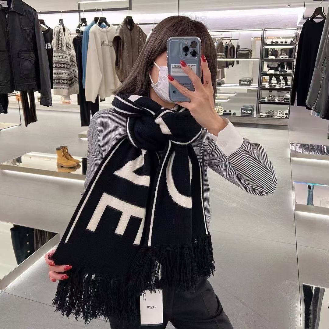 CEL1NE レタータッセル ウールスカーフ【50％割引+送料無料】