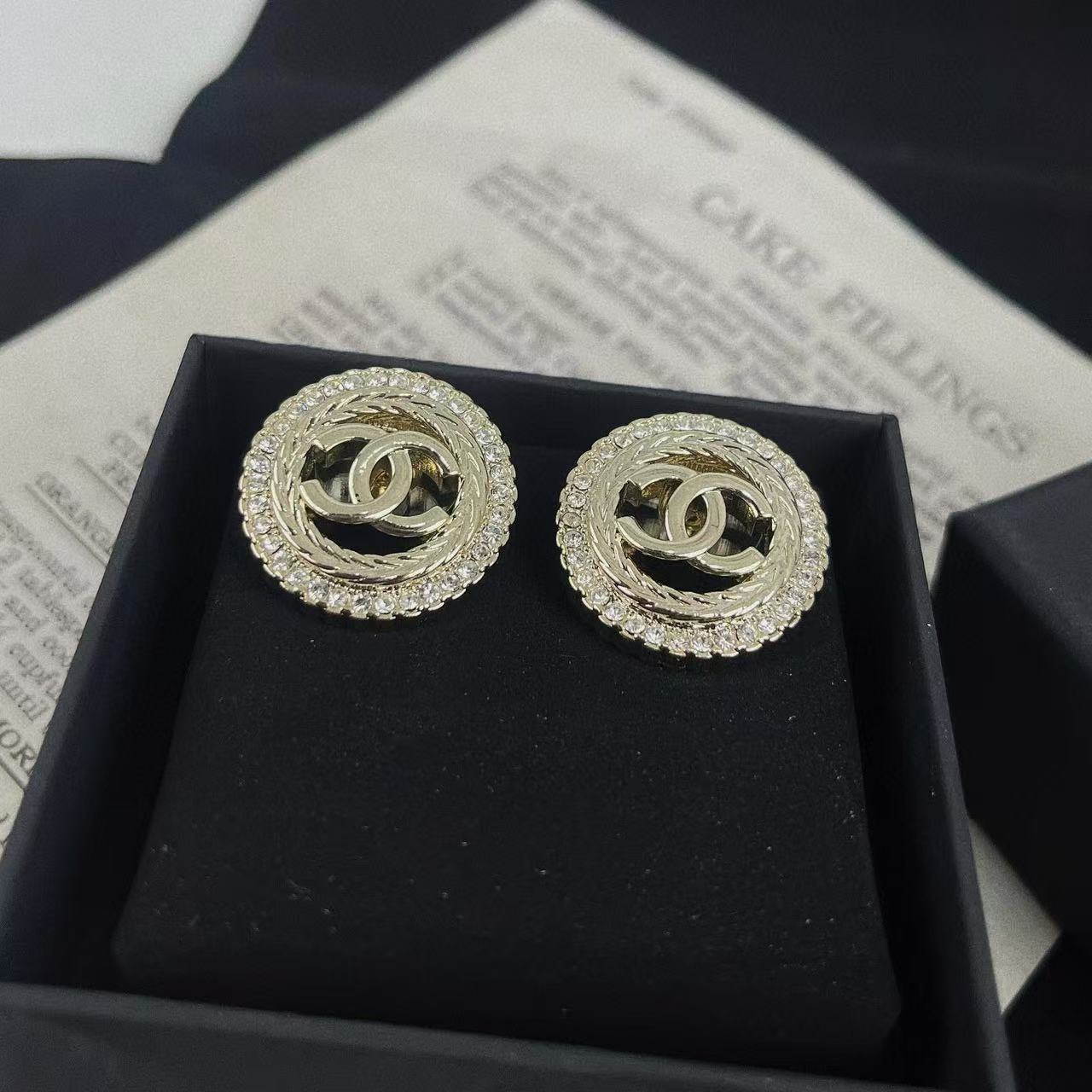 CHANE1 ラウンド ダイヤモンド スタッド ピアス【50％割引+送料無料】