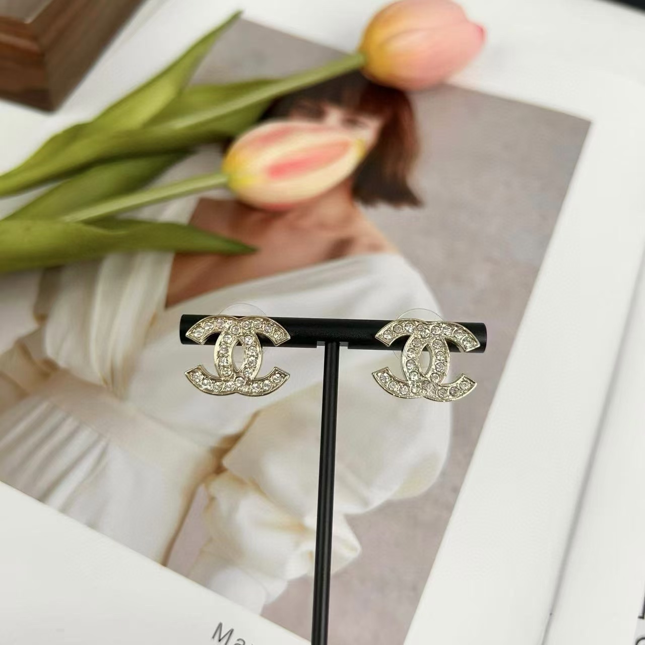 CHANE1 ダブル C ロゴ ダイヤモンド スタッド ピアス【50％割引+送料無料】