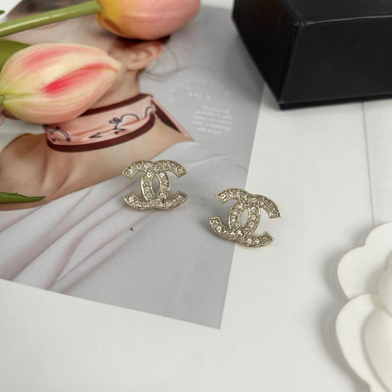 CHANE1 ダブル C ロゴ ダイヤモンド スタッド ピアス【50％割引+送料無料】