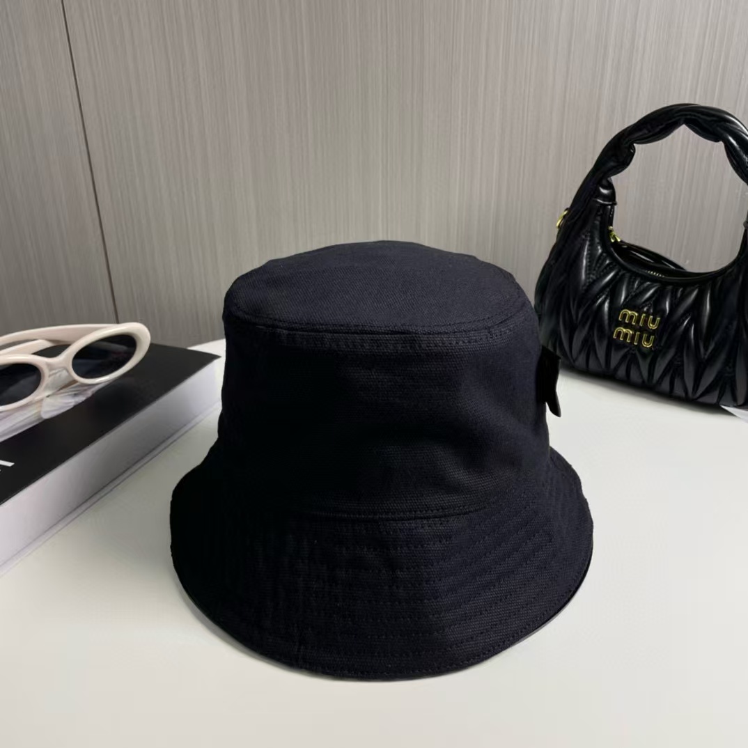 M1UM1Uレターバケットハット【50％割引+送料無料】