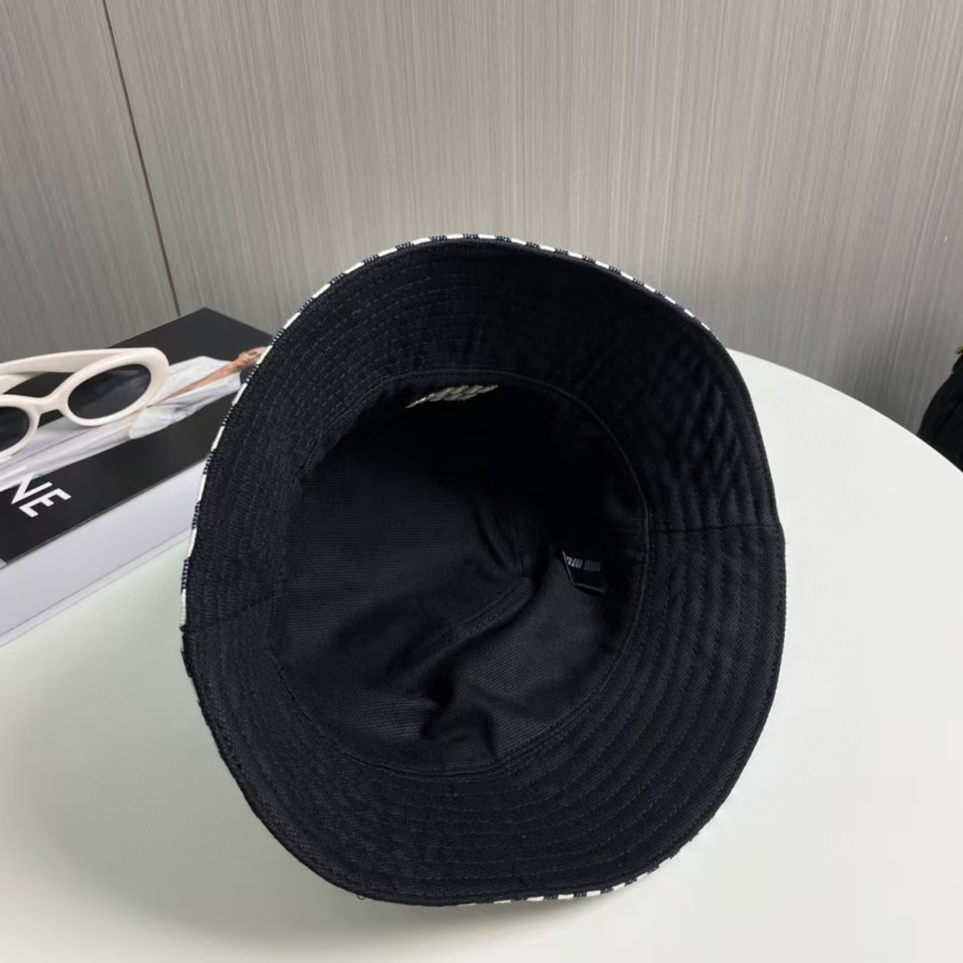 M1UM1Uレターバケットハット【50％割引+送料無料】