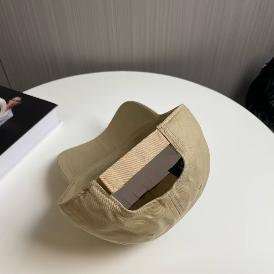 M1UM1U レターベースボールキャップ【50％割引+送料無料】