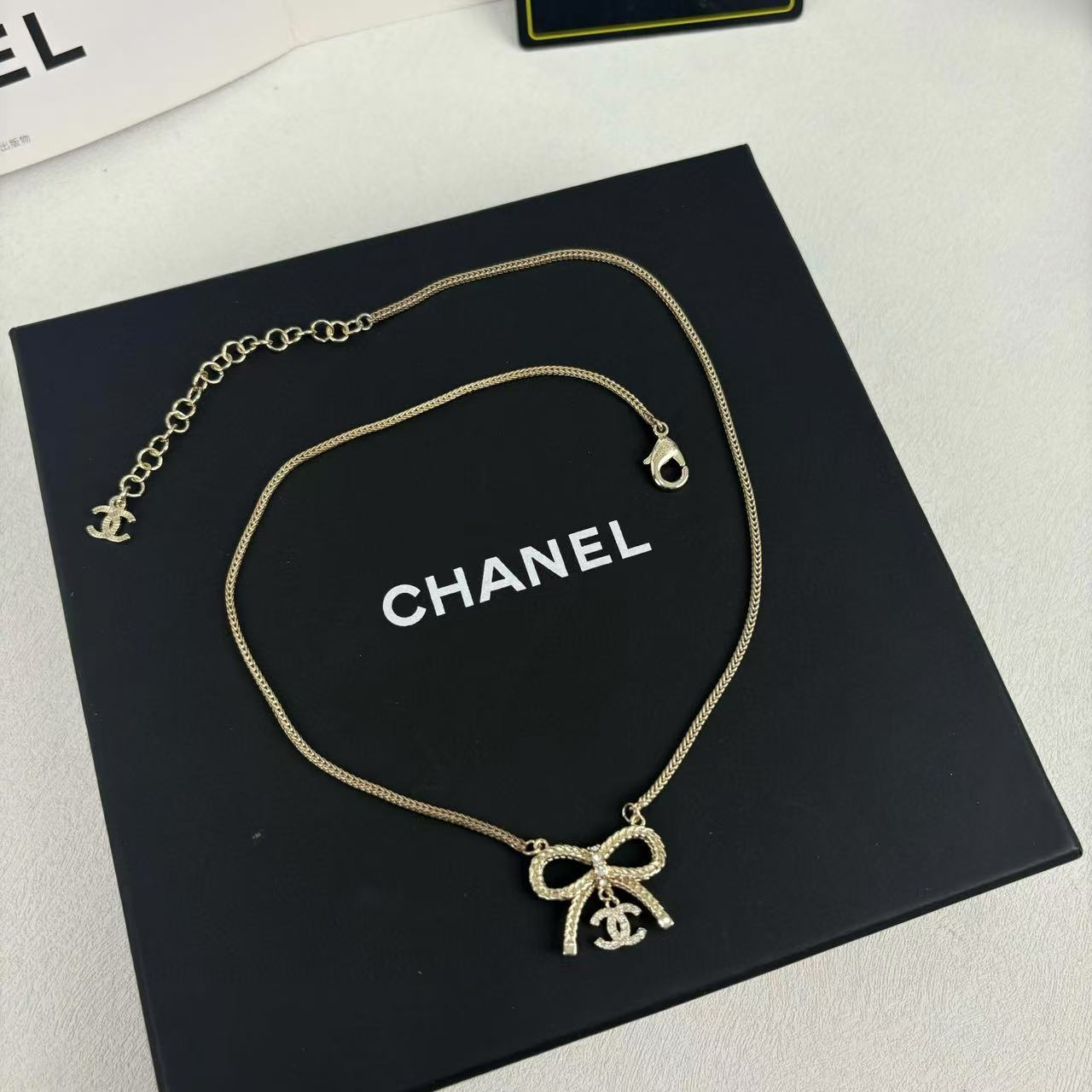 CHANE1 ボウ ダブル C ロゴ ネックレス【50％割引+送料無料】