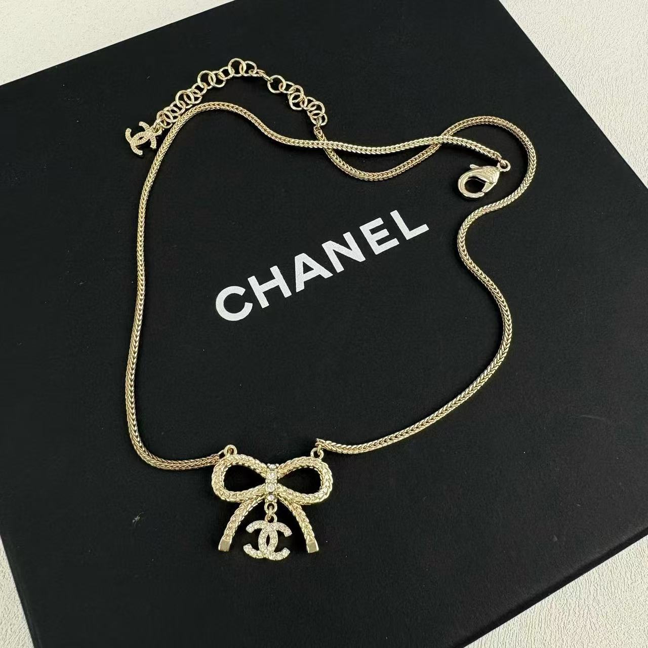 CHANE1 ボウ ダブル C ロゴ ネックレス【50％割引+送料無料】