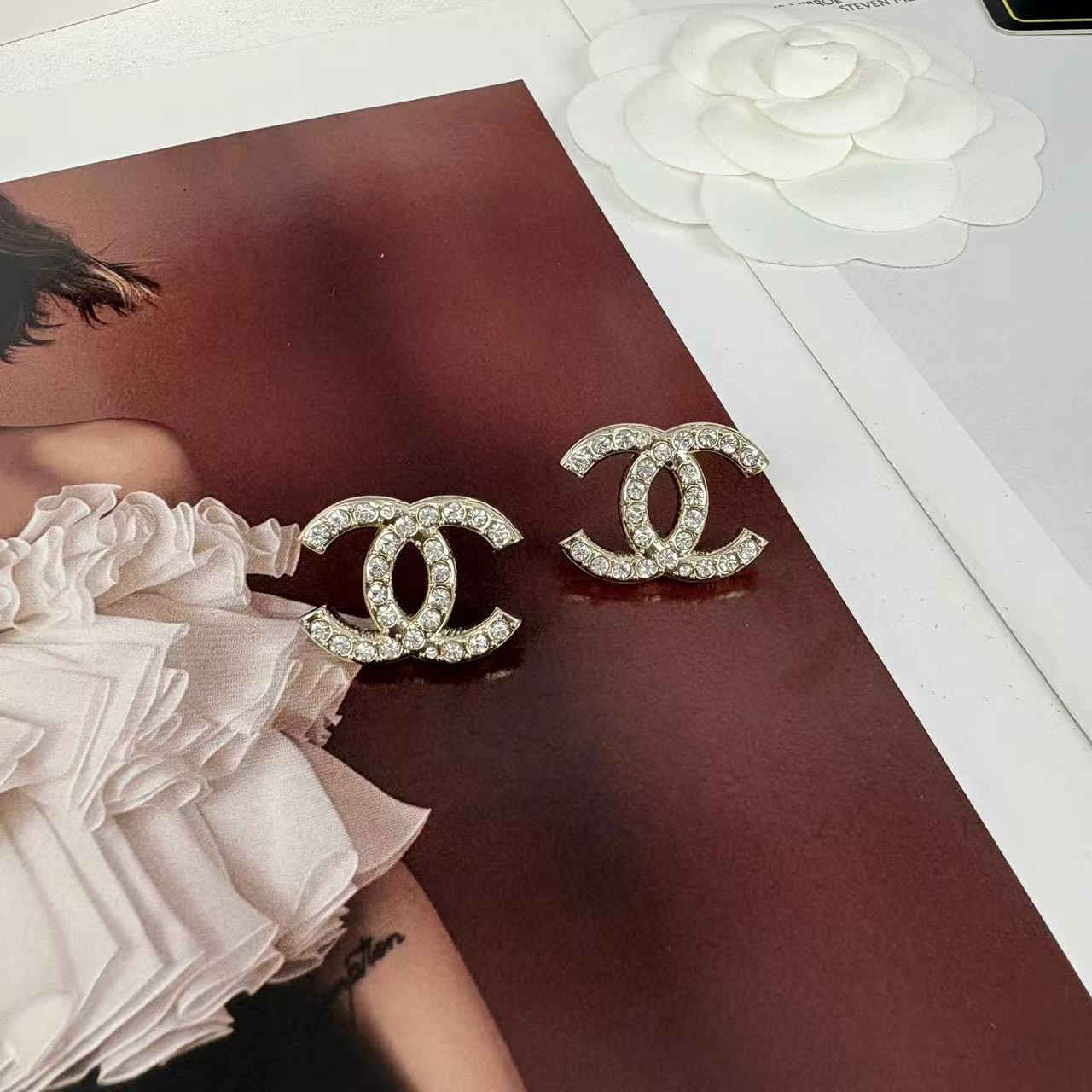 CHANE1 シンプルダブルCロゴピアス【50％割引+送料無料】