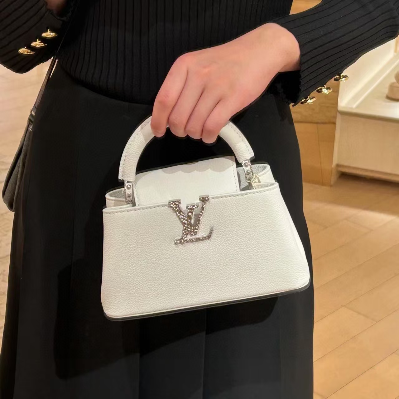 LV capucinesハンドバッグ【50％割引+送料無料】
