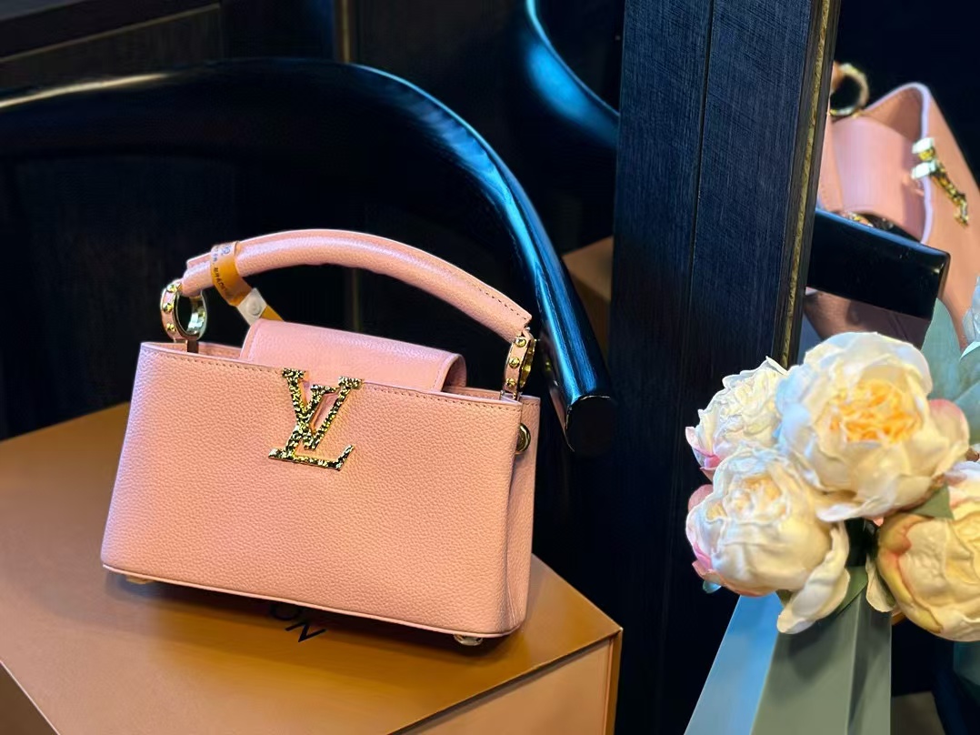 LV capucinesハンドバッグ【50％割引+送料無料】