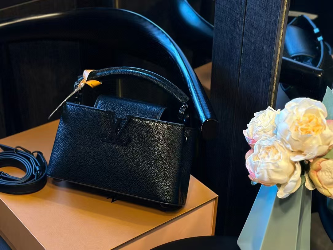 LV capucinesハンドバッグ【50％割引+送料無料】