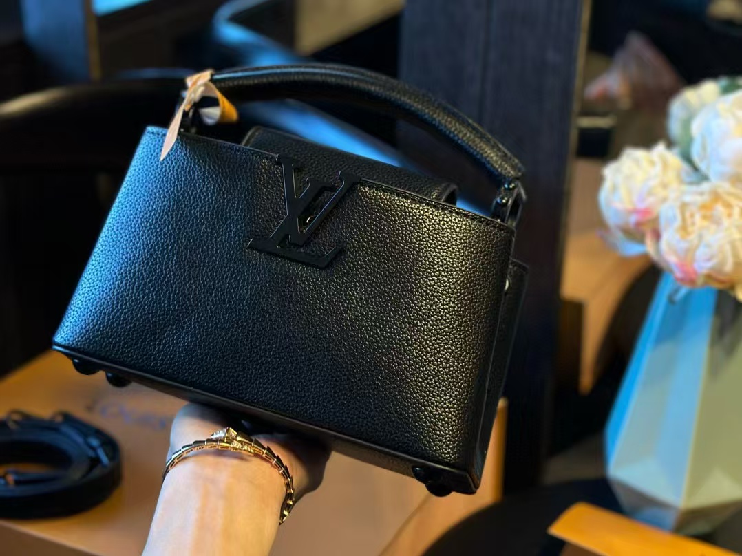 LV capucinesハンドバッグ【50％割引+送料無料】