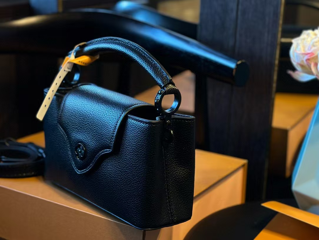 LV capucinesハンドバッグ【50％割引+送料無料】