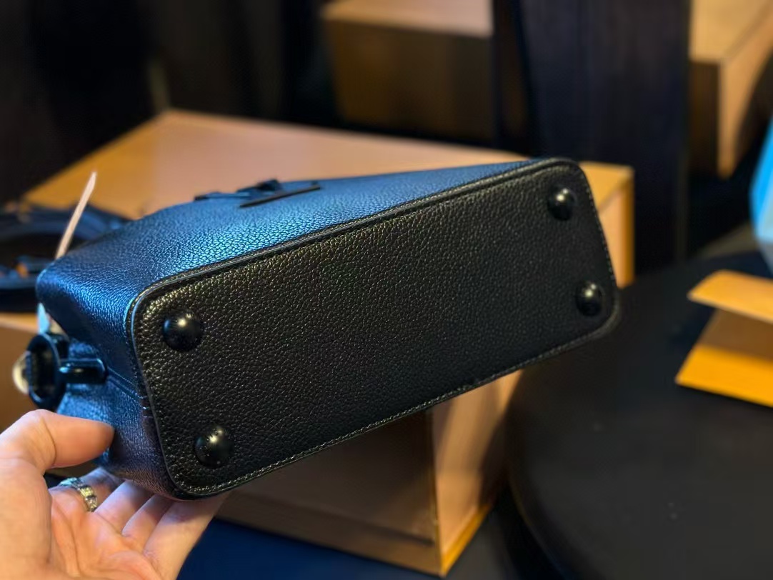 LV capucinesハンドバッグ【50％割引+送料無料】