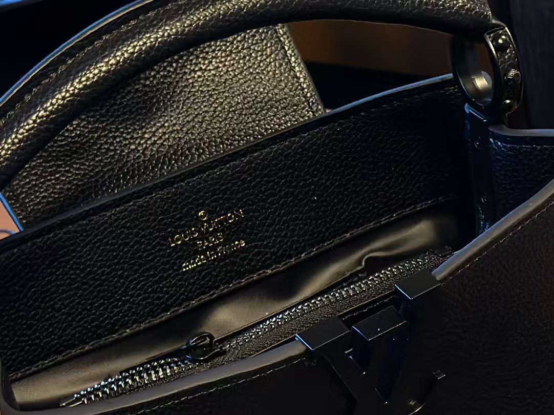 LV capucinesハンドバッグ【50％割引+送料無料】