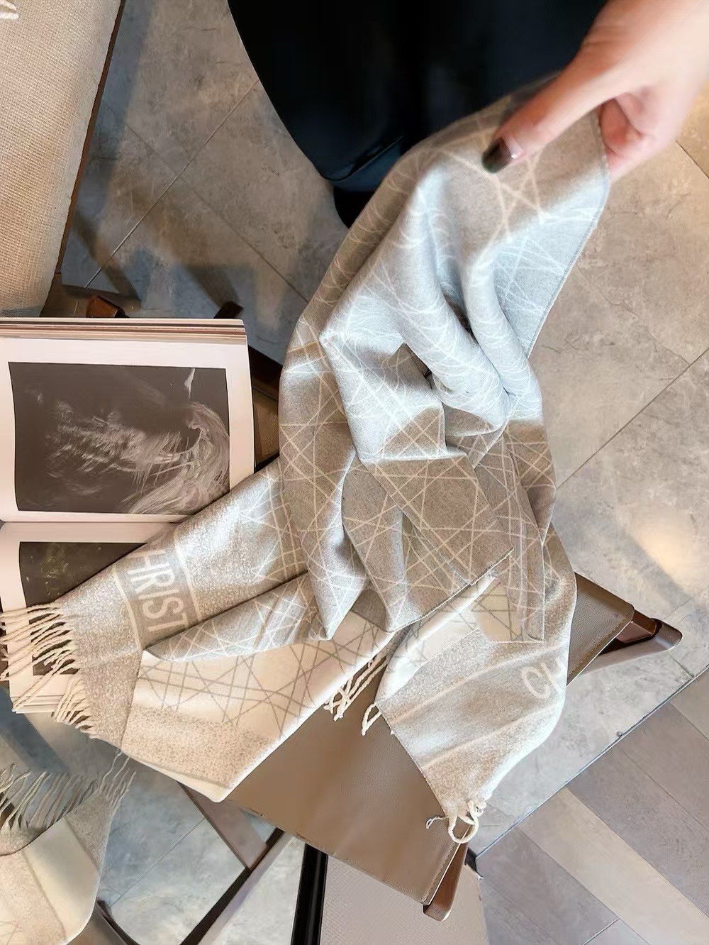 DI0R チェック柄ウール フリンジ付きスカーフ【50％割引+送料無料】