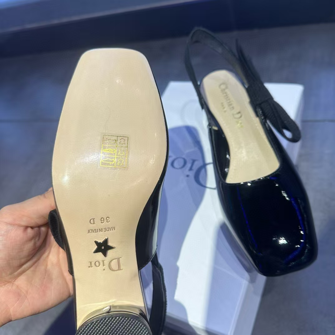 DI0R 高品質スクエアトゥパテントレザーローヒール【50％割引+送料無料】