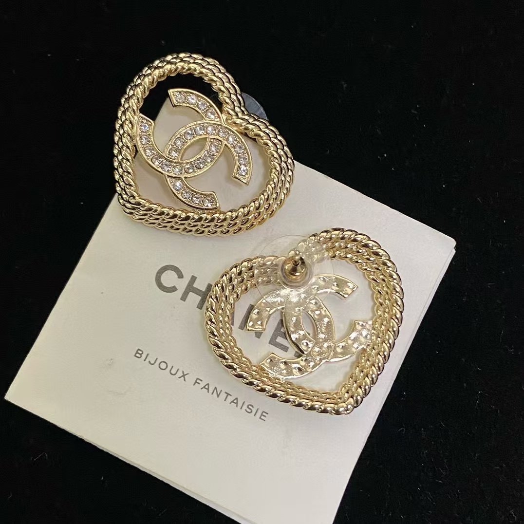 CHANE1 中空編み込みラブ イヤリング【50％割引+送料無料】