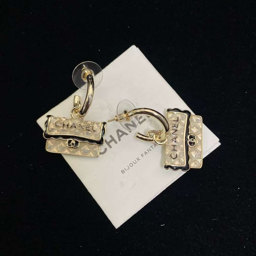 CHANE1 バッグタイプピアス【50％割引+送料無料】