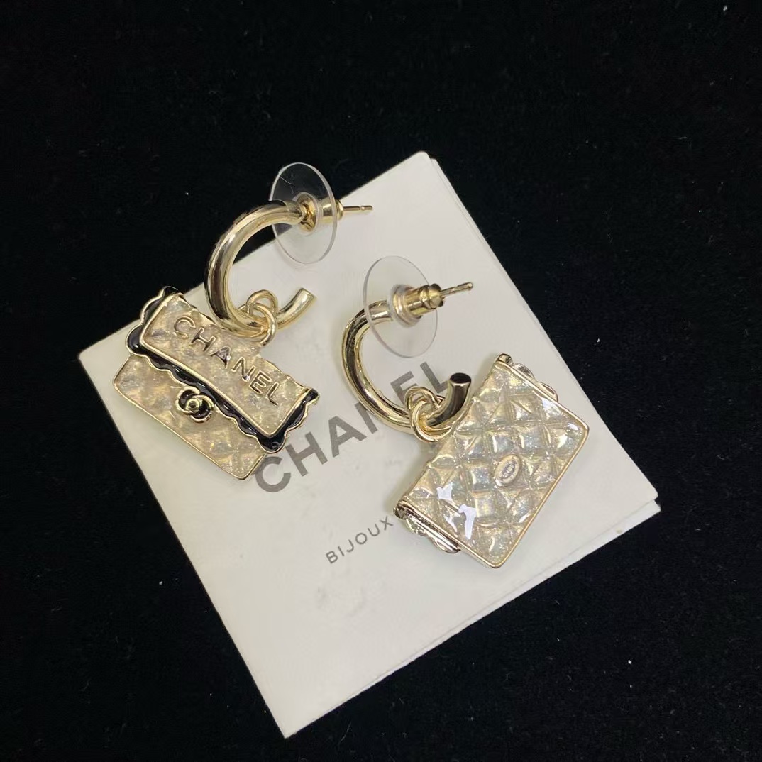 CHANE1 バッグタイプピアス【50％割引+送料無料】