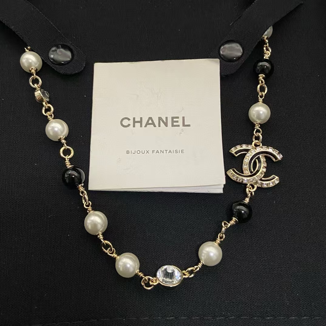 CHANE1 エナメルラインストーンダブルCパールネックレス【50％割引+送料無料】