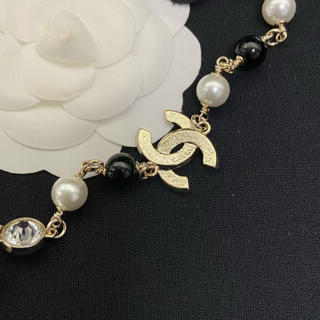 CHANE1 エナメルラインストーンダブルCパールネックレス【50％割引+送料無料】