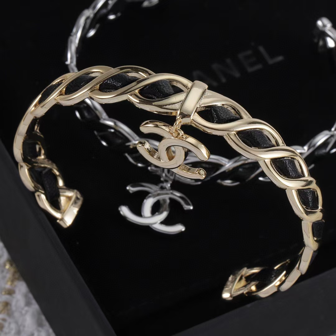 CHANE1 ダブルCロゴ レザーブレスレット【50％割引+送料無料】