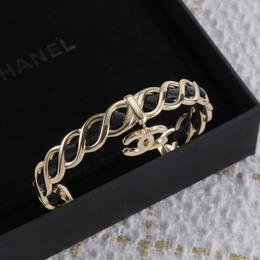 CHANE1 ダブルCロゴ レザーブレスレット【50％割引+送料無料】