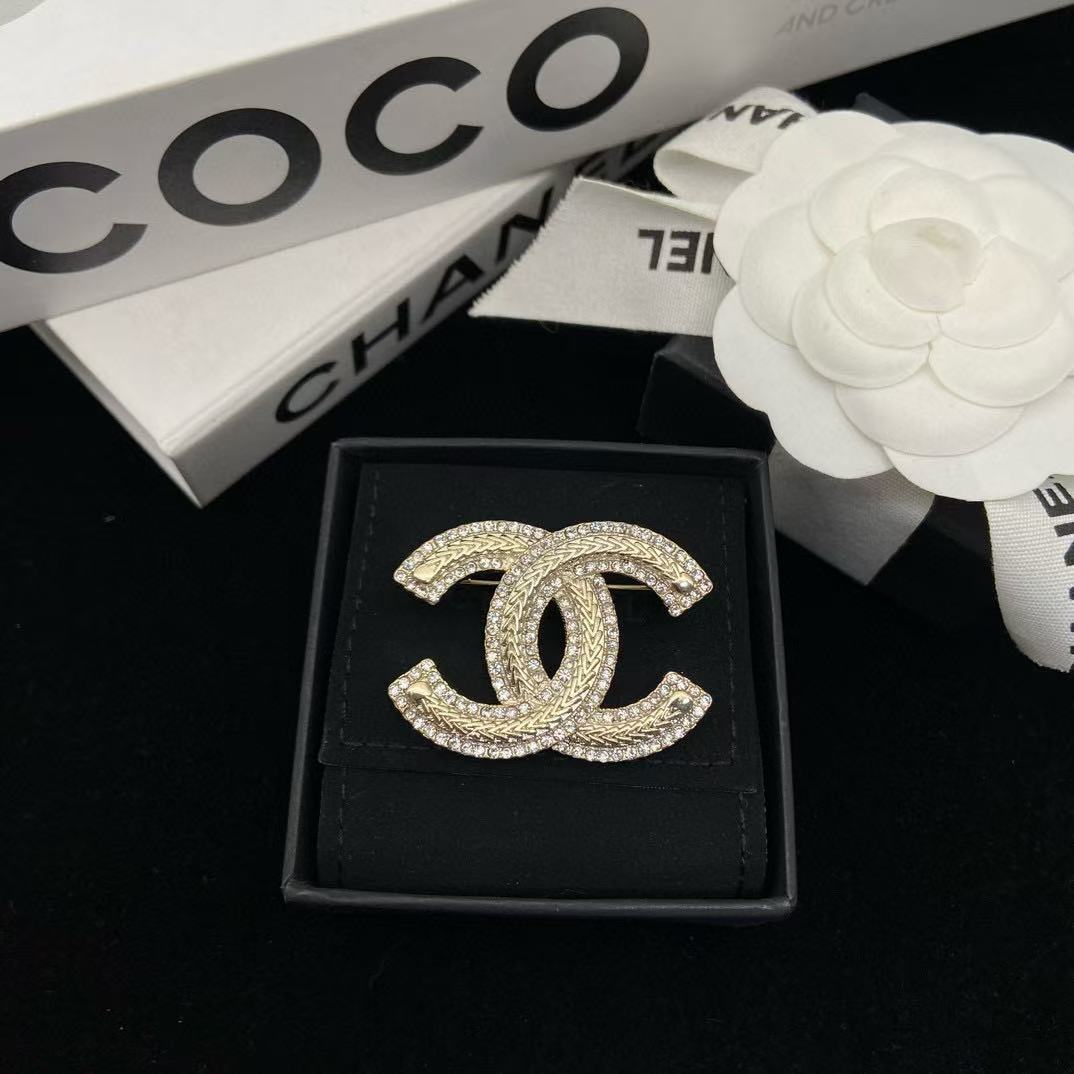 CHANE1 ダブルシーロゴブローチ【50％割引+送料無料】