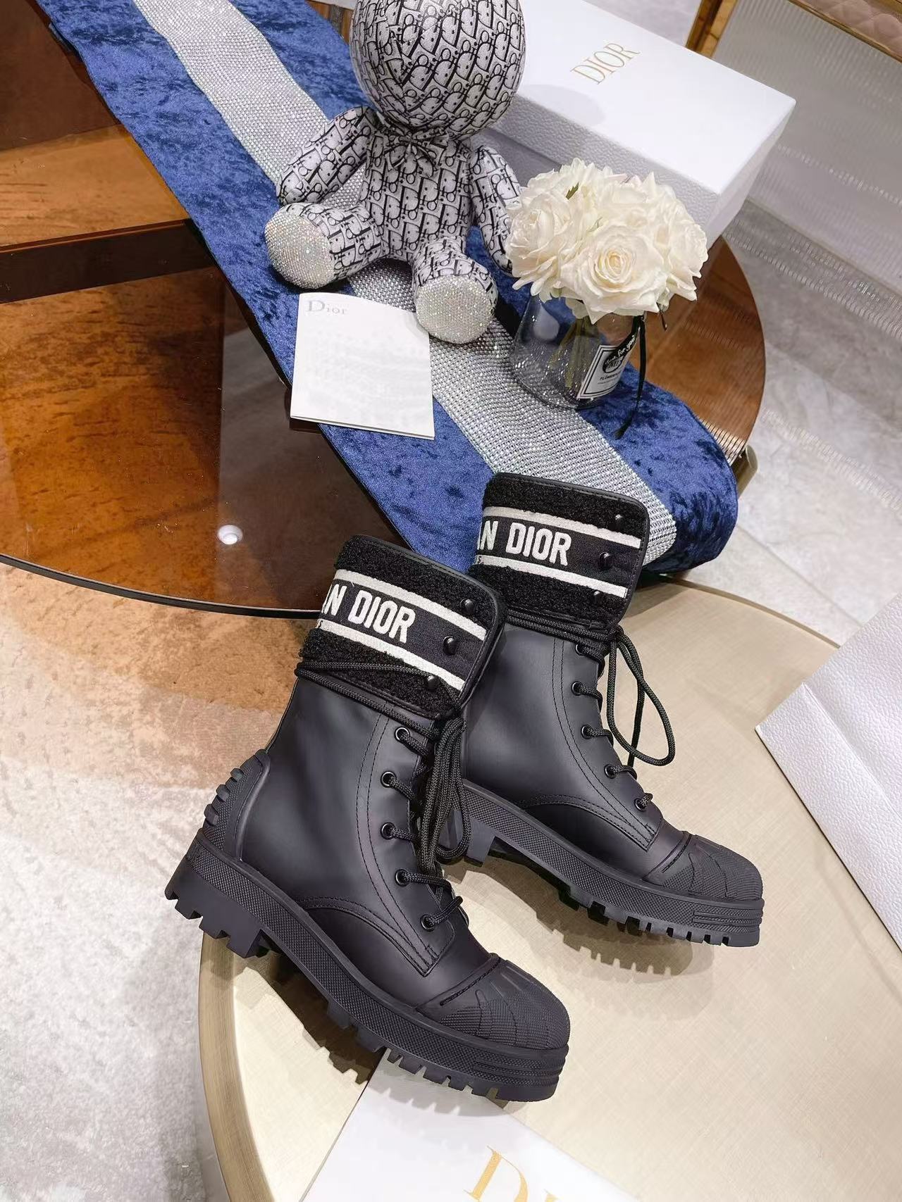 DI0R 高品質ラムウール マーティン ブーツ【50％割引+送料無料】