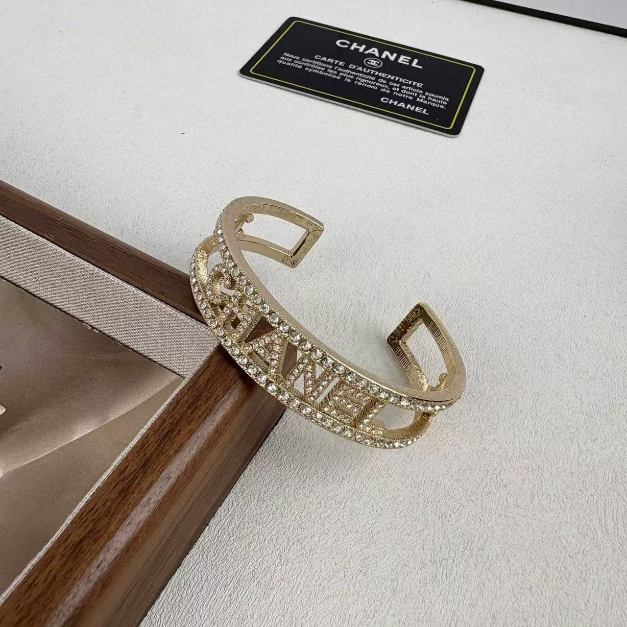 CHANE1 ダイヤモンドレターブレスレット【50％割引+送料無料】