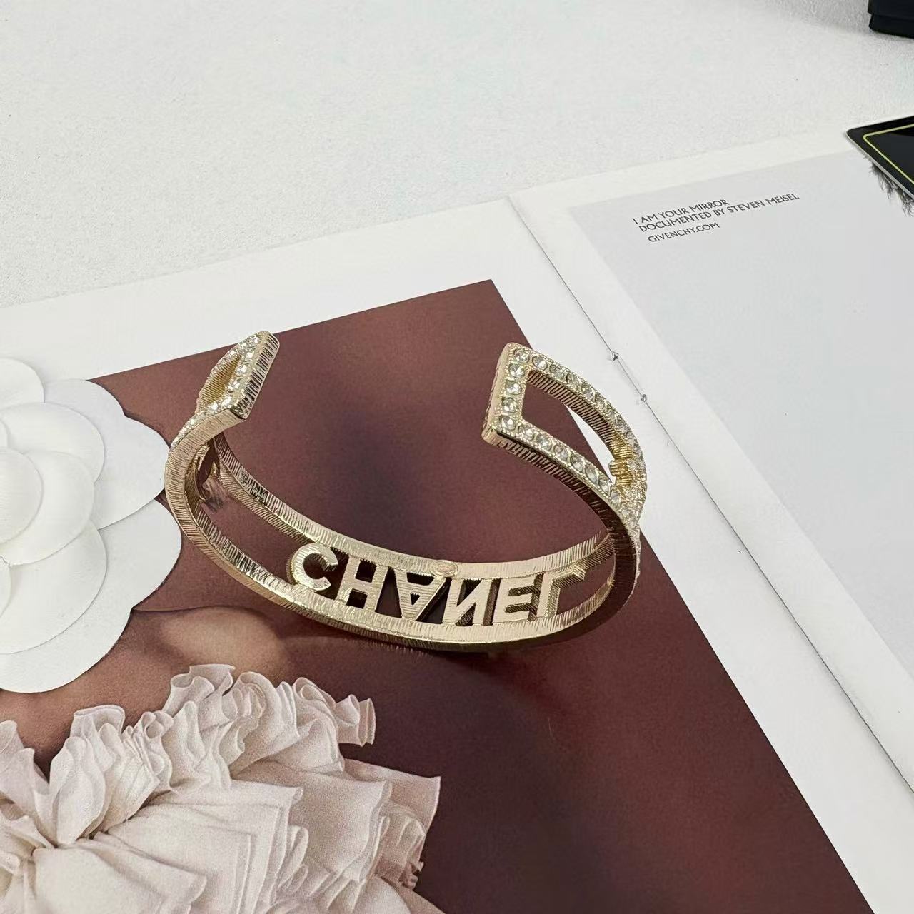 CHANE1 ダイヤモンドレターブレスレット【50％割引+送料無料】